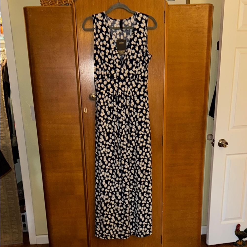 Elegant Black and White Maxi Dress